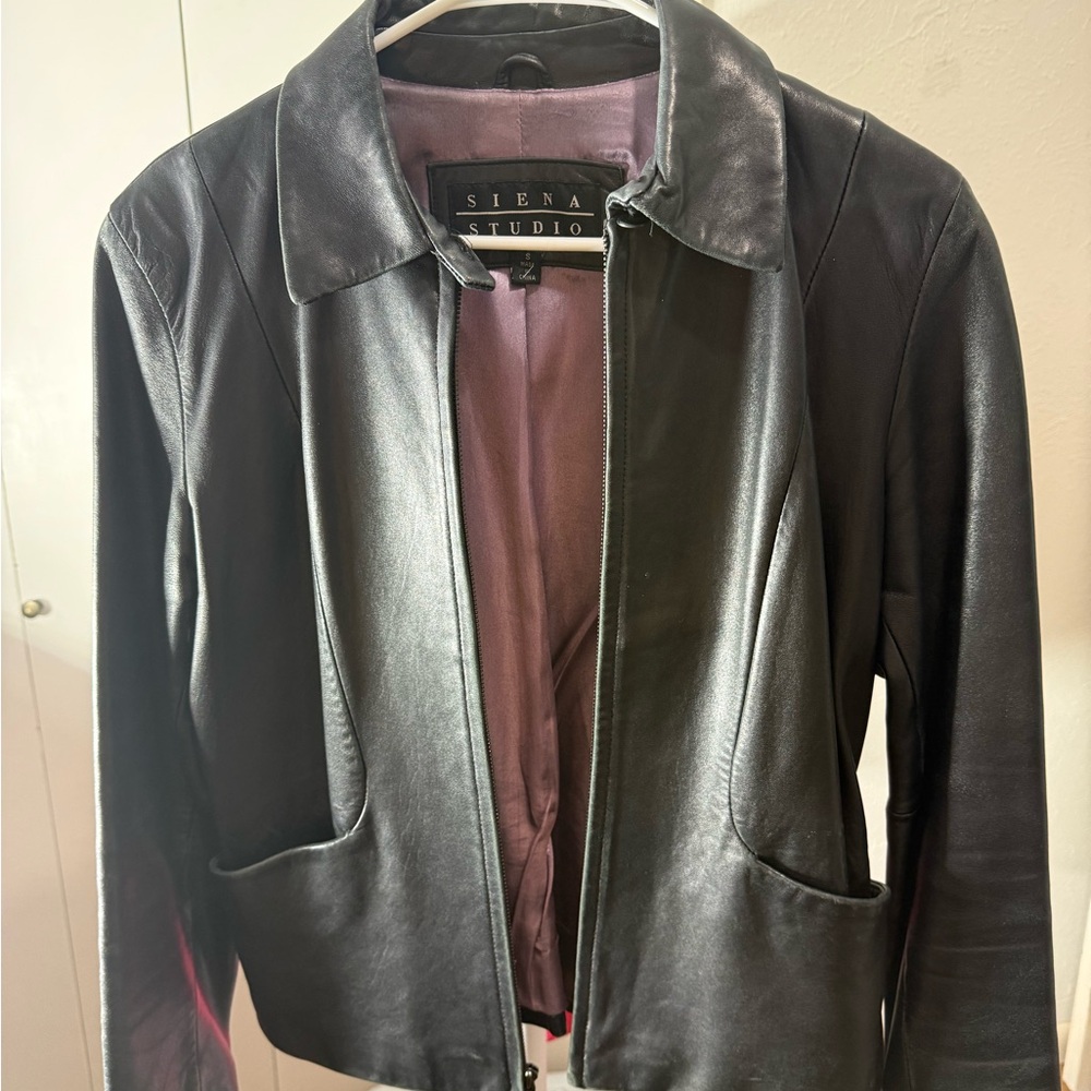 Siena Studio Women's Sleek Black Leather Jacket